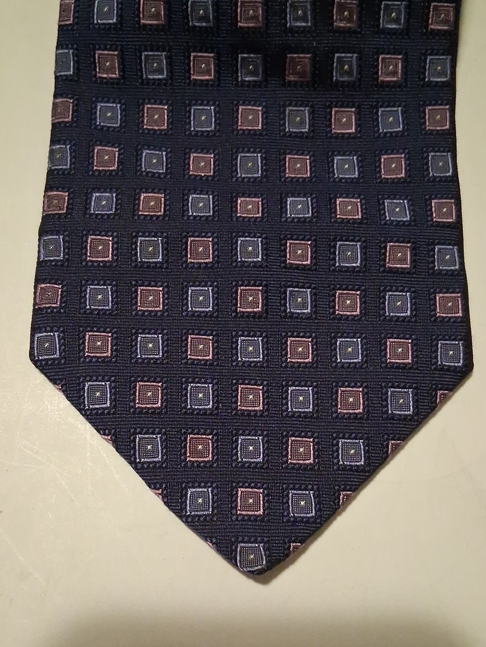 Brooks Brothers Makers Navy 100 % Wove Silk Tie with Pink and Light Blue Squares